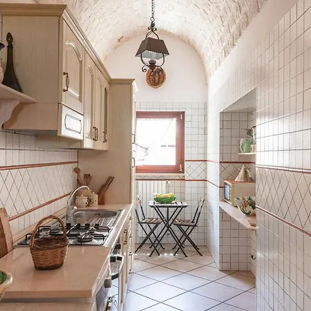 Semesterbostad Magical Trulli Complex With Private Pool